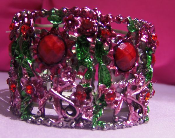 Pulseira de metal com pedraria 1